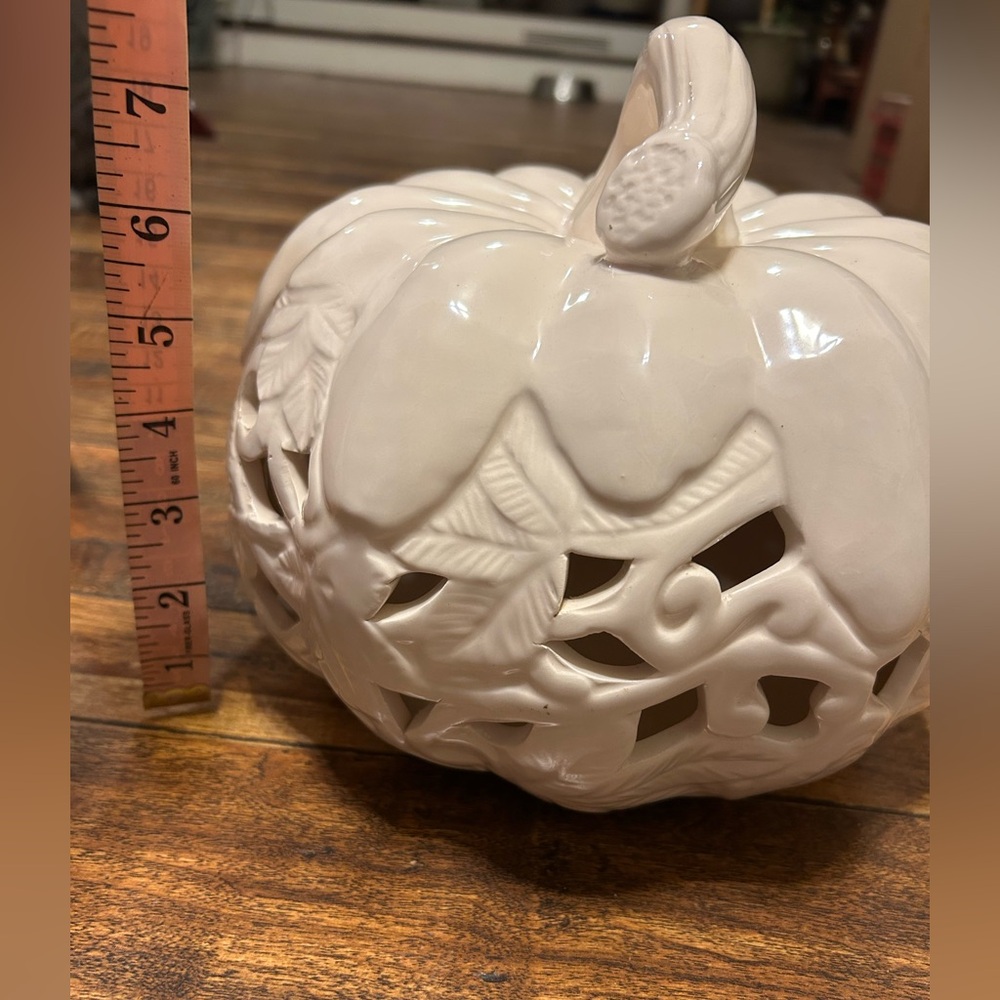VTG Ceramic White Glazed Pumpkin. - Picture 9 of 10
